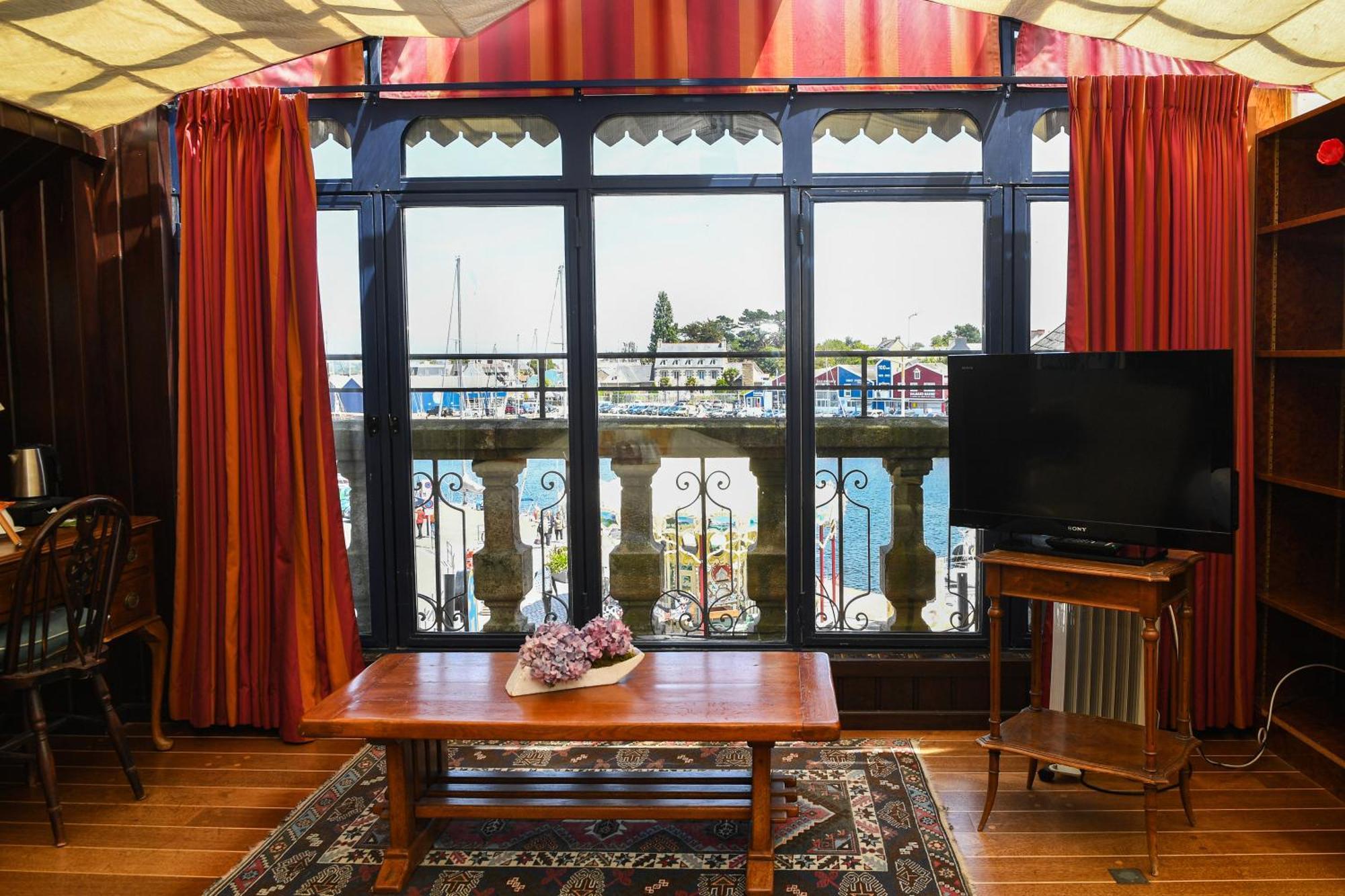Hotel K'Loys Paimpol Exteriör bild
