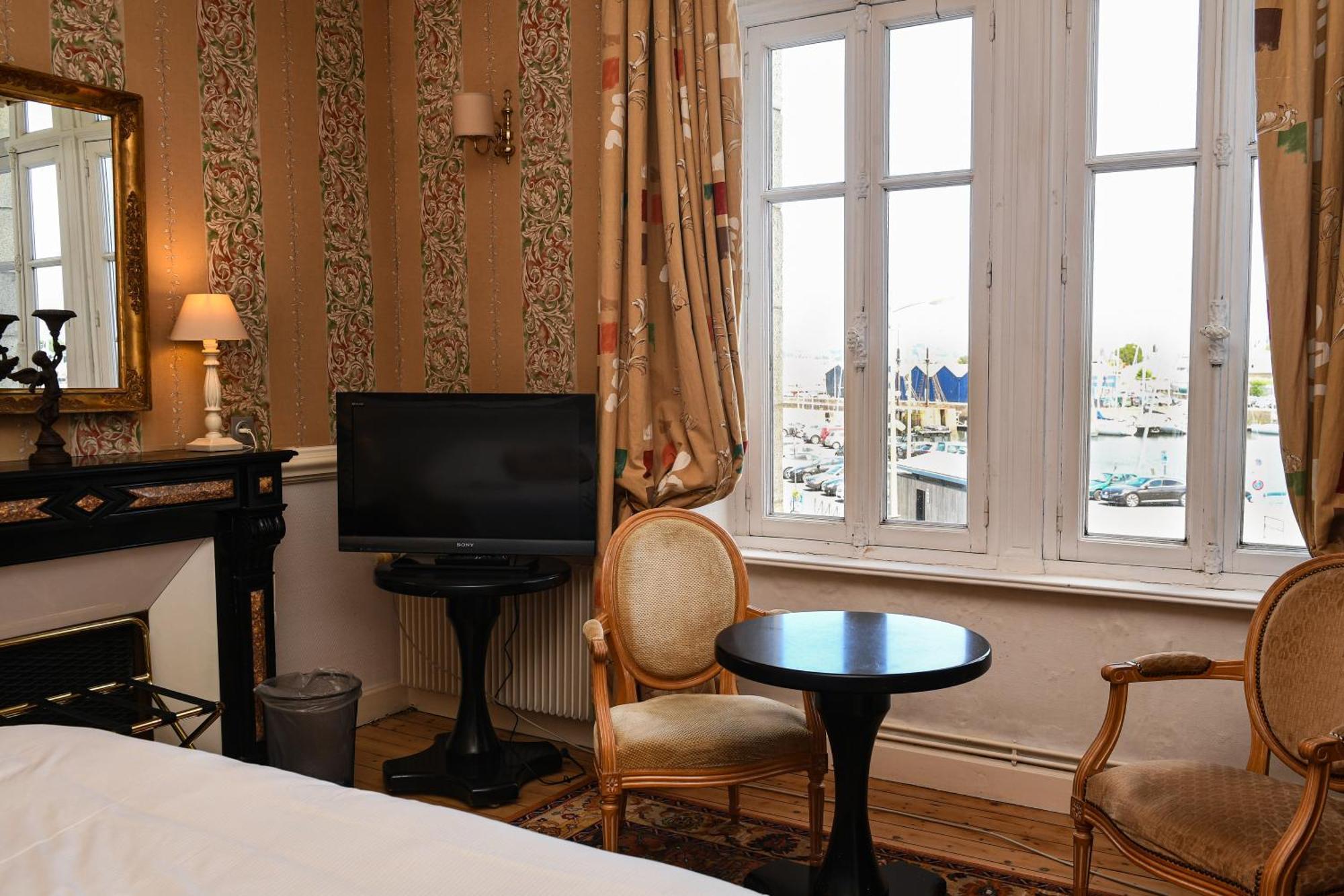 Hotel K'Loys Paimpol Exteriör bild