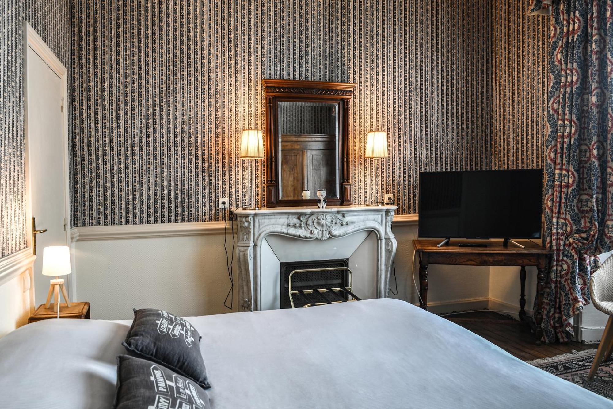 Hotel K'Loys Paimpol Exteriör bild